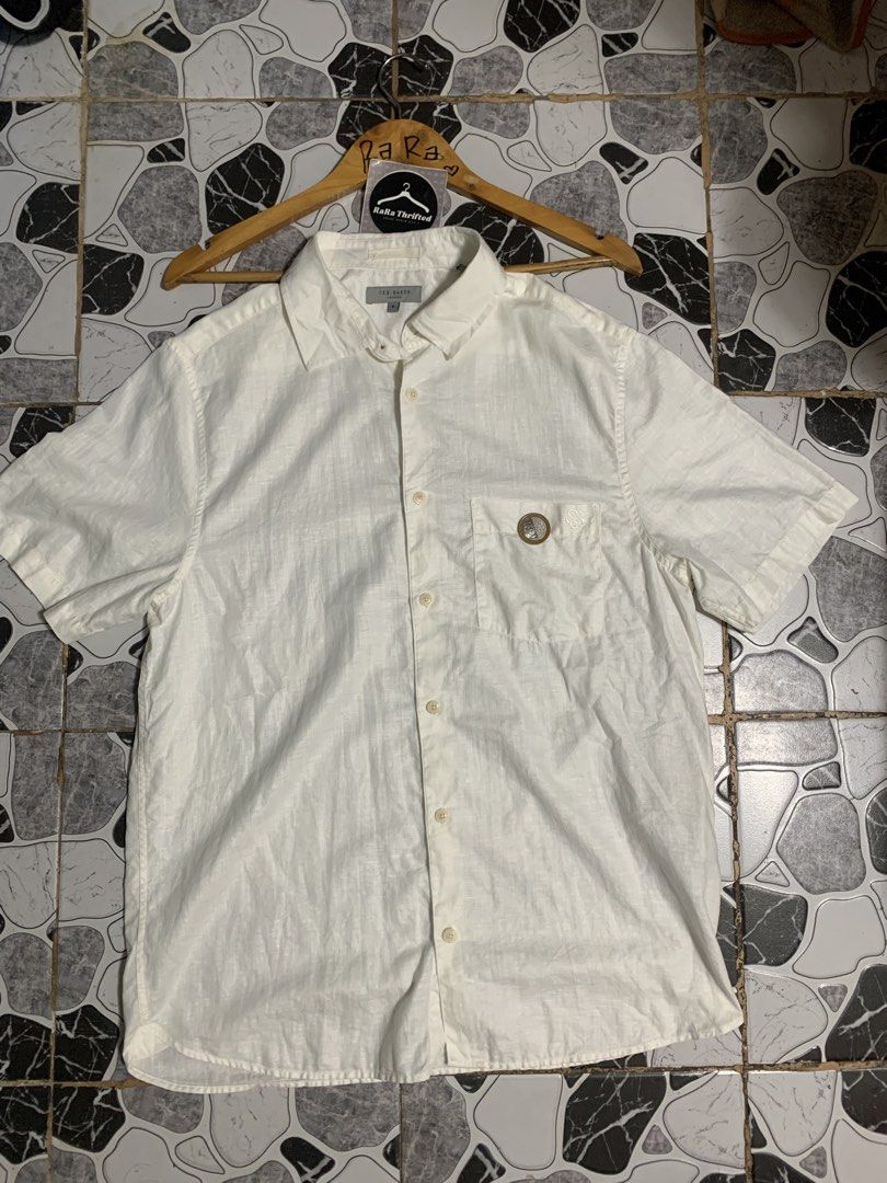 Ted baker 🇮🇹 | Palomas polo shirt / Mens large (Category: Tshirts & Polo Shirts ) located in Cebu City. Submitted by rarathriftedcb (Listing ID 1461678723, Image 3). Description: Ted baker 🇮🇹 ✅ Palomas Polo shirt Casual fit Materials : Linen 54% Cotton 46% Size 4 on tag 🏷️ Chestline 22 Length 28.29 Large frame ✅ 580pesos + sf 95 Embroid logo at pocket Location : cebu city Page : Rara thrifted Jnt nationwide Message us 📩 .