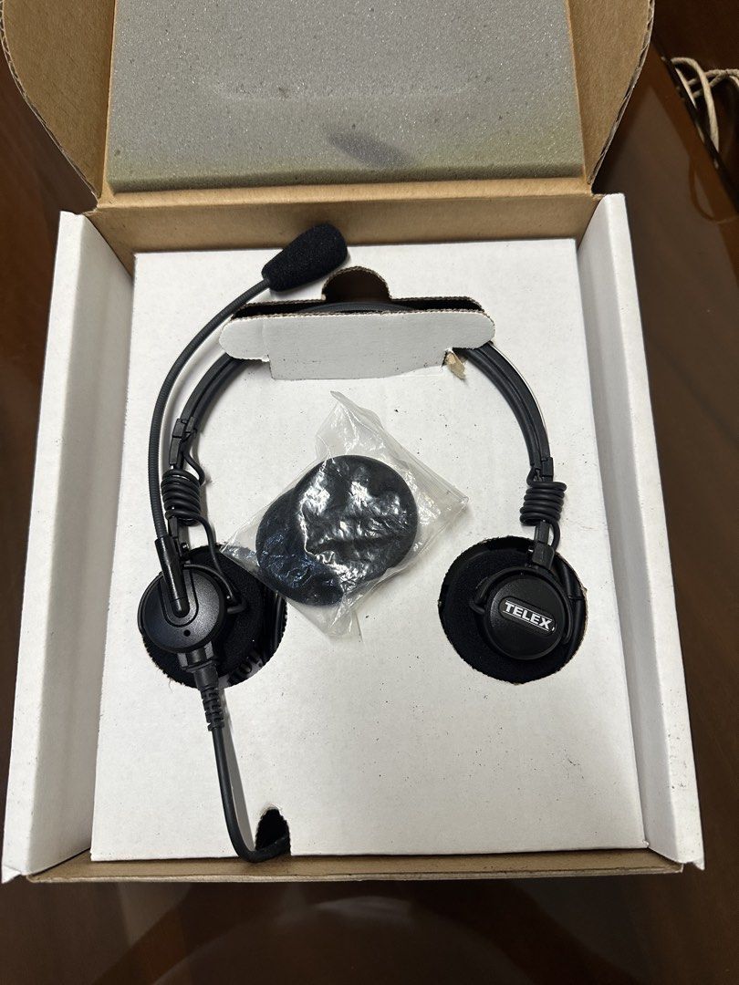 Telex Airman 7 (Category: Headphones & Headsets) located in Quezon City. Submitted by chinocoooo (Listing ID 1461716663, Image 1). Description: Telex Airman 7 Passive Noise Reduction No battery Needed 600ohm impedance Airbus XLR plug Ear cushion replacement included Brand new never used Spare headset.