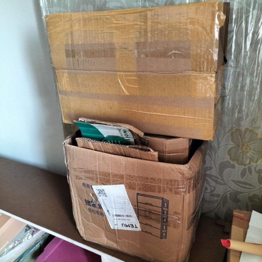 used boxes and bubble wrap (Category: Storage Boxes & Baskets) located in Paranaque City. Submitted by decluttering-all (Listing ID 1461609061, Image 3). Description: - used boxes and bubble wrap - clean decluttering pick up beside Toyota bicutan paranaque .