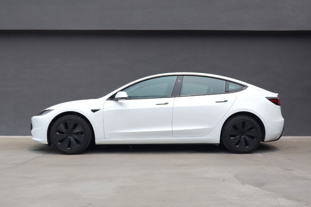 Tesla Model 3 Electric RWD 110 (Category: Used Cars) located in Singapore. Submitted by carzworld.pteltd (Listing ID 1461671973, Image 2). Description: Viewing Strictly By Appointment Only! Low Interest Rate & Flexible Bank / In House Loan Available All Trade-In Are Welcome Message to: 💬96437773 Features Powered by a single electrical motor producing 147bhp and 350nm of torque through a Rear Wheeled single speed automatic. Driving range up to 51