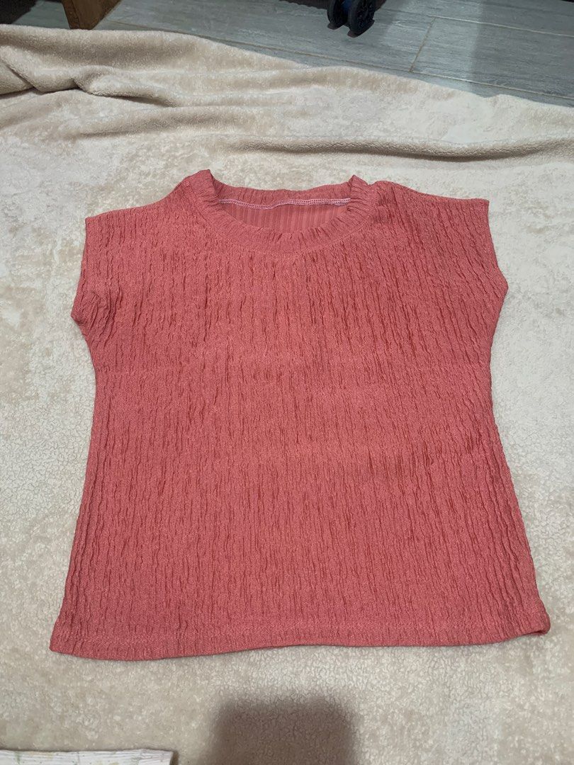 Textured Coral Pink Cap Sleeve Top (Category: Sleeveless) located in Davao. Submitted by la__laura (Listing ID 1461772828, Image 1). Description: - Coral pink top - Textured crinkle fabric - Cap sleeves - Round neckline - Versatile for casual or dressed-up occasions.