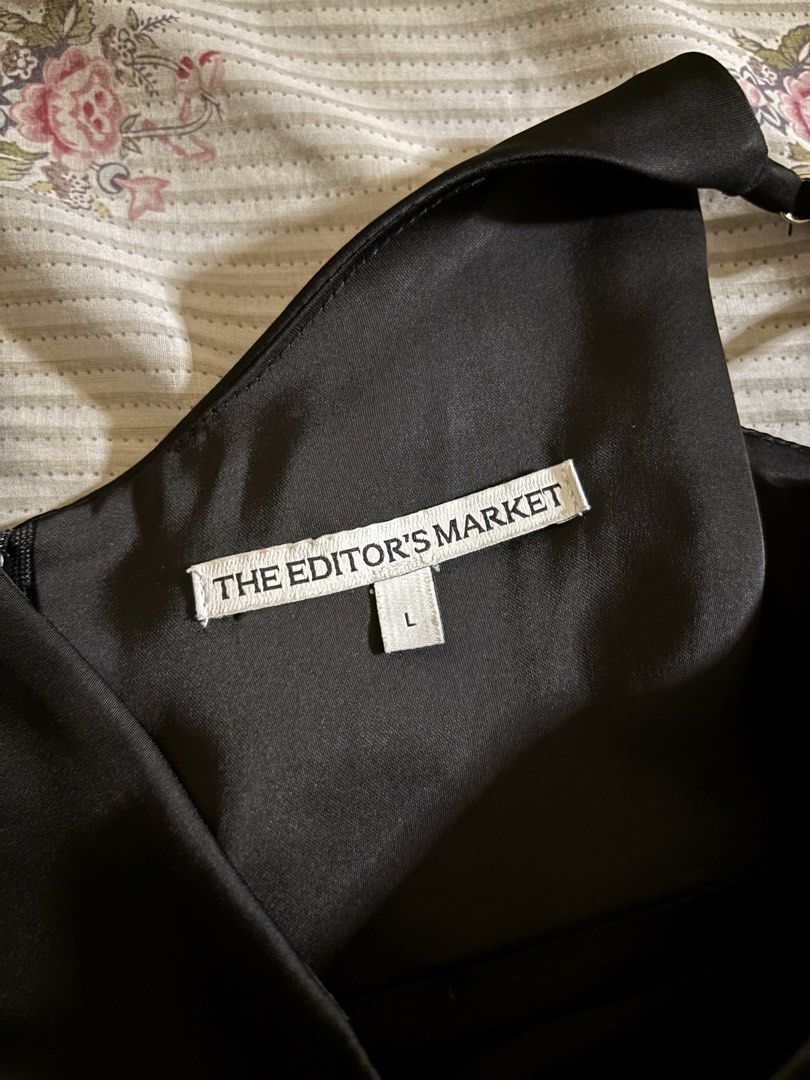 The Editor's Market Black Cami Top (Category: Sleeveless) located in Manila. Submitted by _gnj_mrly_ (Listing ID 1461777303, Image 2). Description: Size L with adjustable straps .
