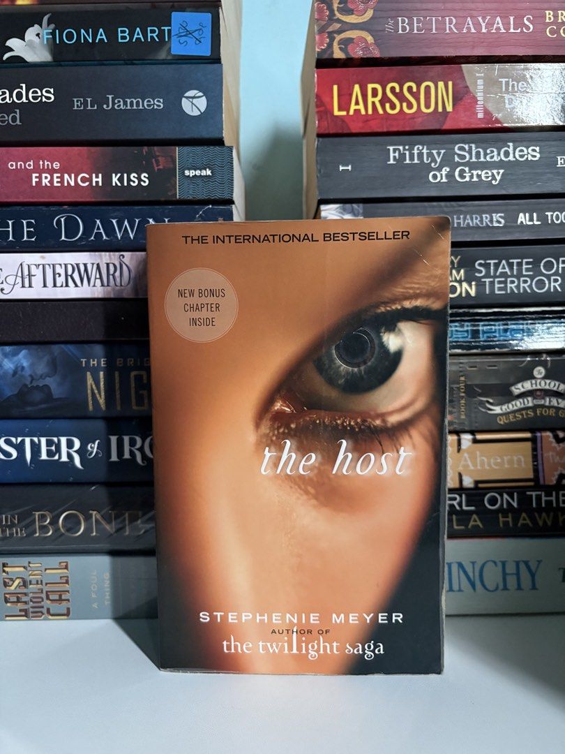 The Host by Stephenie Meyer (Paperback) (Category: Storybooks) located in Pasay City. Submitted by previous.chapters (Listing ID 1461774875, Image 1). Description: Orders can be PAYO or COD Please note price listed is PAYO price, for COD orders there will be an additional fee due to shapi deductions. 📍Location: Pasay City 💵MOP: Gcash | Bank Transfer 🚚MOD: Shapi Check Out | Lalamove 📚Happy Book Shopping!📚.