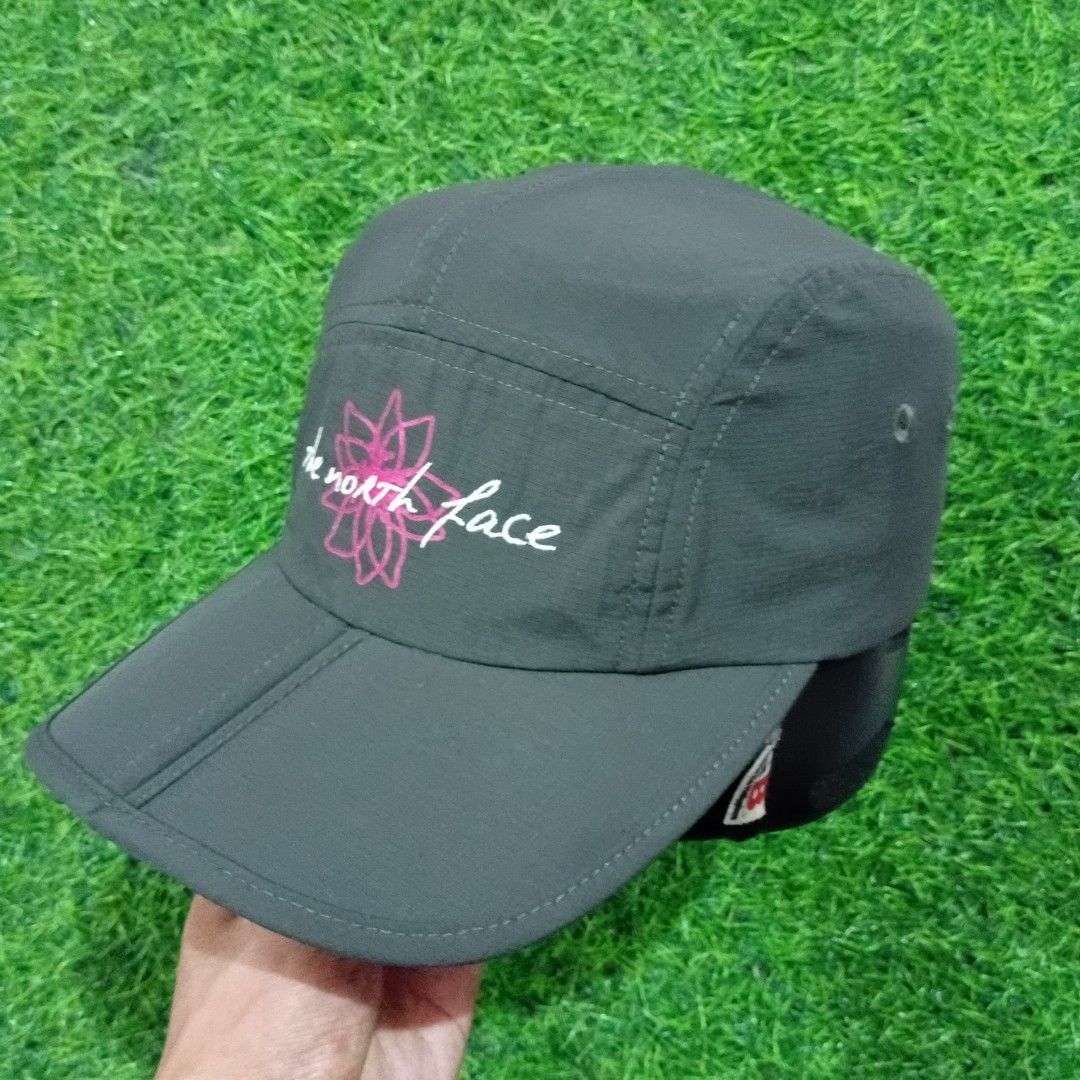 the north face 5 panel cap (Category: Caps & Hats) located in Muntinlupa City. Submitted by rianrax3012 (Listing ID 1461686265, Image 2). Description: in excellent condition.