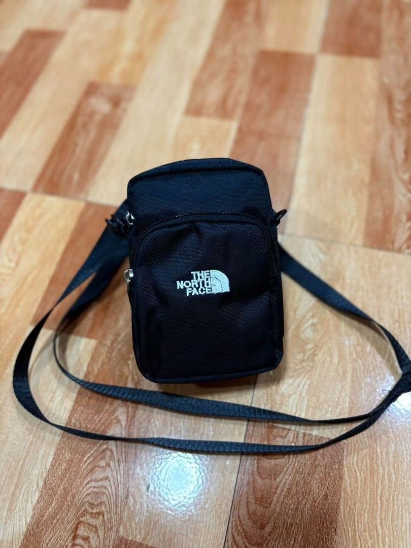 The North Face Black Crossbody Bag (Category: Sling Bags) located in Tagum. Submitted by jenjen24867 (Listing ID 1461583902, Image 1). Description: 🔥SALE 📌SALE 📌SALE🔥 ✅ SCREENSHOT DM FOR PRICES ✅BRANDED/BRAND NEW ✅LOC: MACO, DAVAO DE ORO ✅MEETUP/SHIPPING EVERYDAY ✅MAG IMBAK NA KAYO PANREGALO HABANG MURA🫶🏻.