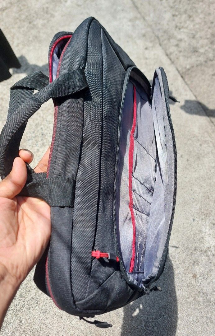 Thinkpad Laptop bag 16" (Category: Sling Bags) located in Manila. Submitted by bien_greatgoods (Listing ID 1461623677, Image 2). Description: .