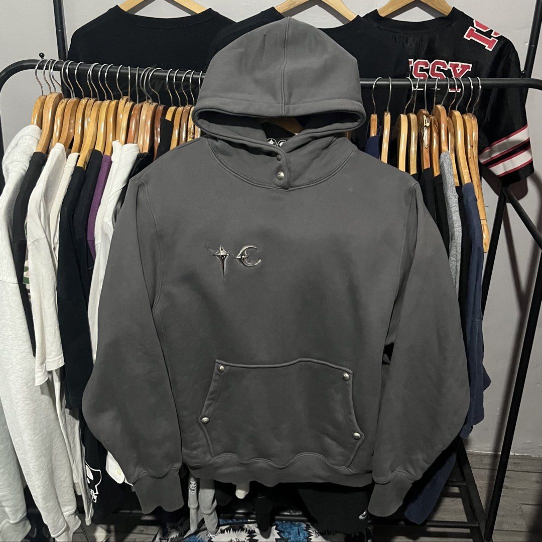 Thug Club Armor Hoodie (Category: Hoodies) located in Davao. Submitted by lwndvo (Listing ID 1461788707, Image 1). Description: Thug Club Armor Hoodie Vgood UC Heavyweight Hoodie Authentic Dimensions: Width: 23 Length: 27 Issue/s: Scratches, pinhole Price: 2,500 + shipping .