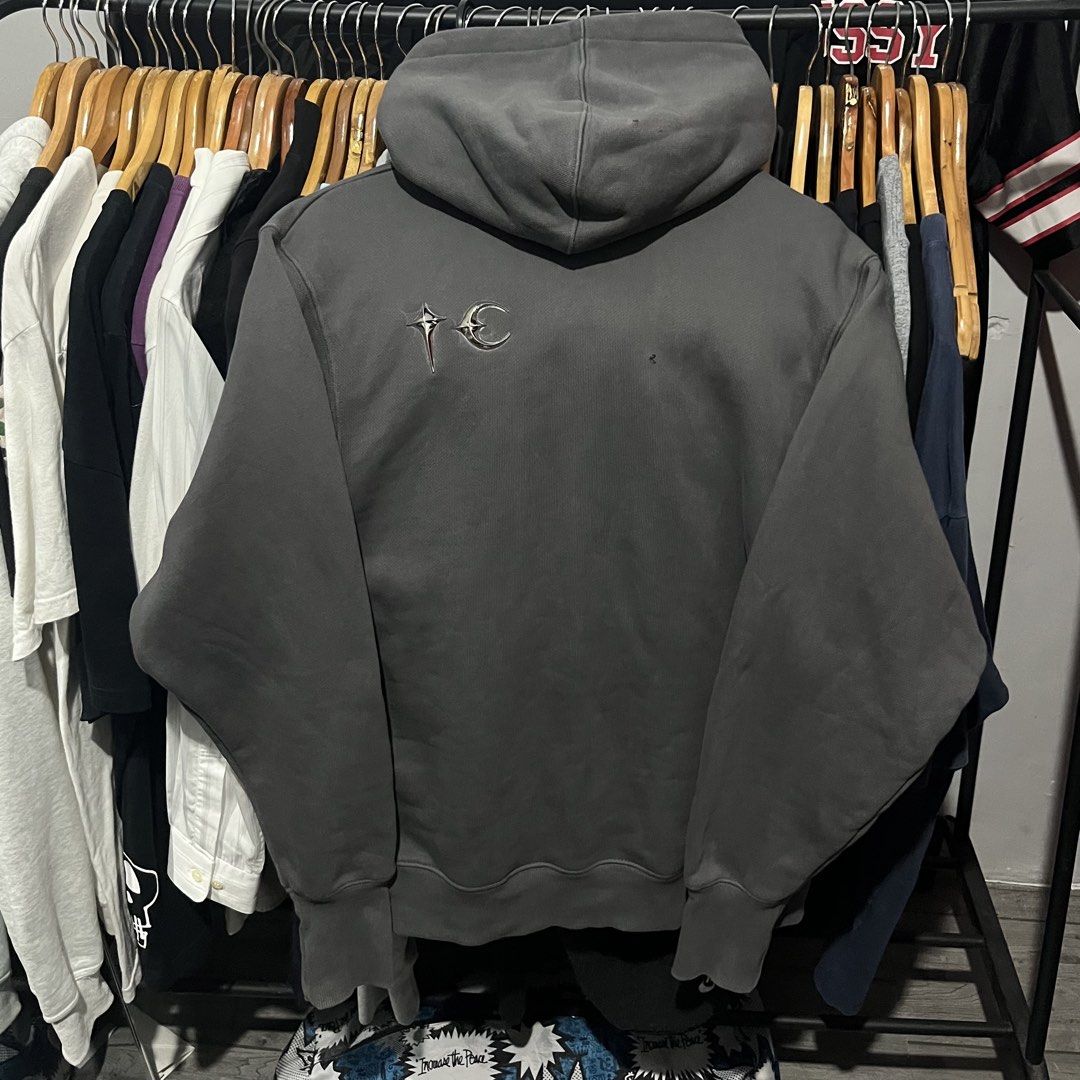 Thug Club Armor Hoodie (Category: Hoodies) located in Davao. Submitted by lwndvo (Listing ID 1461788707, Image 2). Description: Thug Club Armor Hoodie Vgood UC Heavyweight Hoodie Authentic Dimensions: Width: 23 Length: 27 Issue/s: Scratches, pinhole Price: 2,500 + shipping .