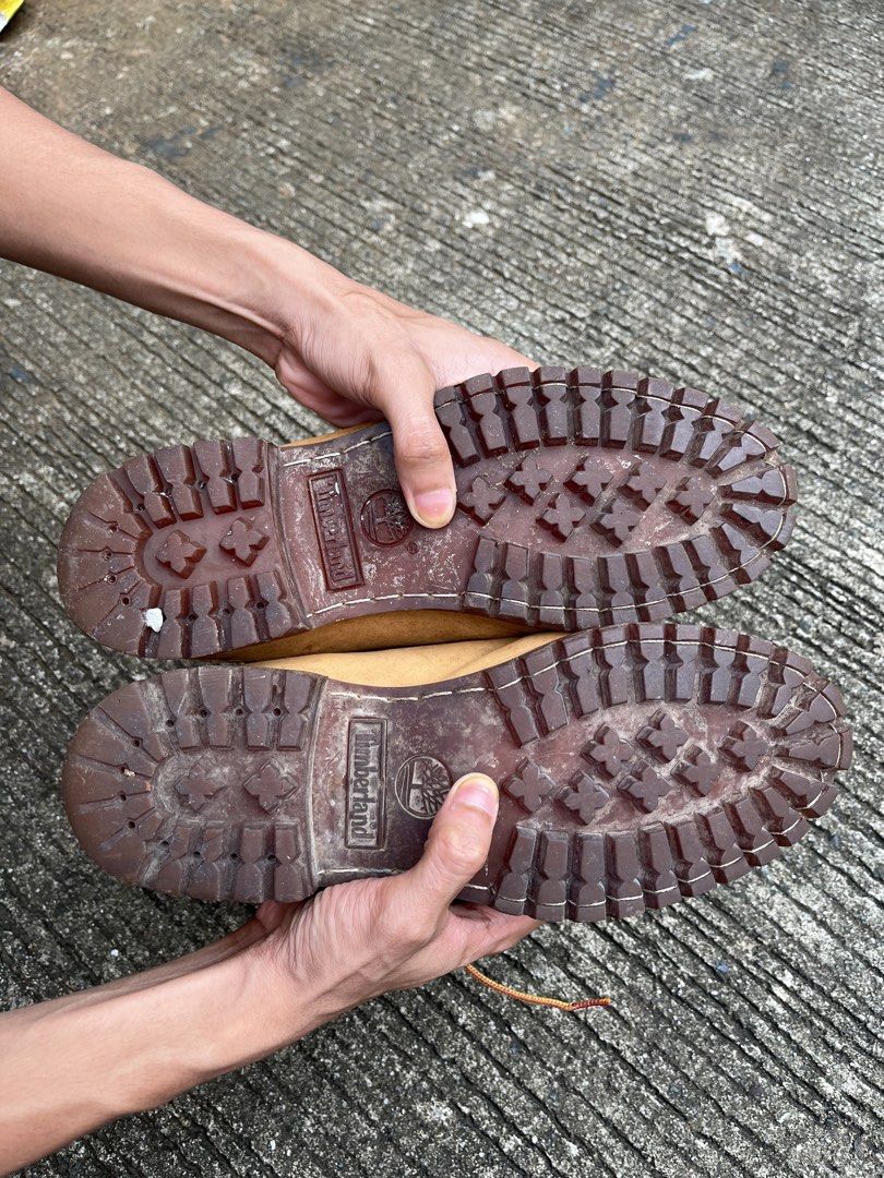 Timberland Waterproof Boots Brown Leather (Category: Boots) located in Manila. Submitted by ok.je3m (Listing ID 1461758621, Image 3). Description: - Classic Timberland boots in brown leather - Waterproof feature for all-weather wear - Soles show some wear but retain plenty of tread - Ideal for outdoor adventures and everyday use - Known for comfort and durability - Ready for a new owner.