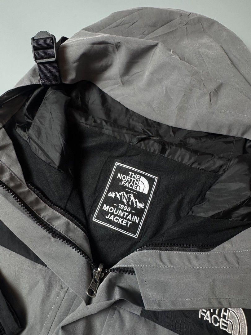 TNF GORE TEX (Category: Coats, Jackets and Outerwear) located in San Pedro. Submitted by jv_aman_ (Listing ID 1461766879, Image 3). Description: .