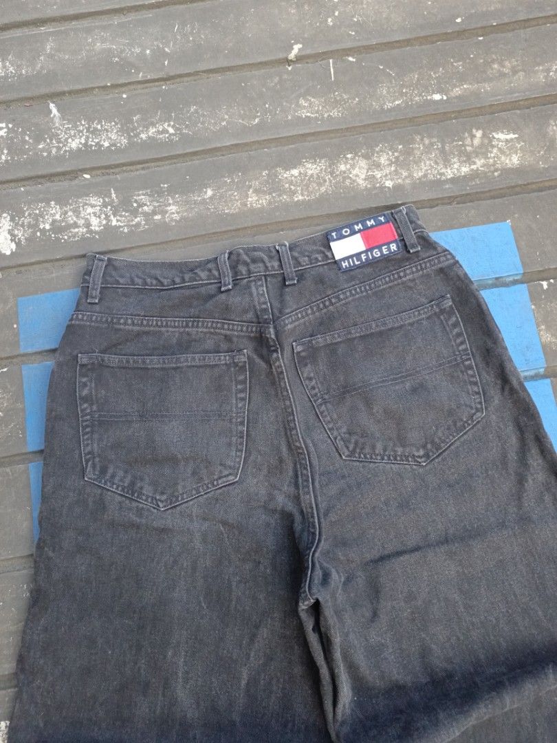 TOMMMY HILFIGER - WASHED BAGGY PANTS (Category: Jeans) located in Davao. Submitted by airdrop28 (Listing ID 1461622726, Image 3). Description: NEW ARRIVAL‼️ ‎ 📍TOMMY HILFIGER - WASHED BAGGY PANTS🔥 ‎ ‎•Good condition ‎•Color rate: 9/10 ‎•Colour: Black ‎•Waist: 32-34 inches ‎•Length: 42 inches ‎•Hem: 9 inches ‎•Issue: Altered ‎•Shipping: J&T or Maxim ‎•Colour may vary due to lighting ‎ ‎•689 ‎ ‎📍Location: BUHANGIN DAVAO CITY ‎.