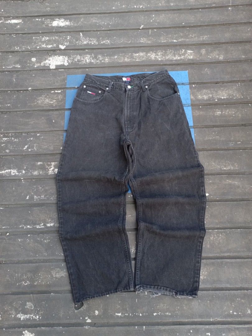 TOMMMY HILFIGER - WASHED BAGGY PANTS (Category: Jeans) located in Davao. Submitted by airdrop28 (Listing ID 1461622726, Image 2). Description: NEW ARRIVAL‼️ ‎ 📍TOMMY HILFIGER - WASHED BAGGY PANTS🔥 ‎ ‎•Good condition ‎•Color rate: 9/10 ‎•Colour: Black ‎•Waist: 32-34 inches ‎•Length: 42 inches ‎•Hem: 9 inches ‎•Issue: Altered ‎•Shipping: J&T or Maxim ‎•Colour may vary due to lighting ‎ ‎•689 ‎ ‎📍Location: BUHANGIN DAVAO CITY ‎.
