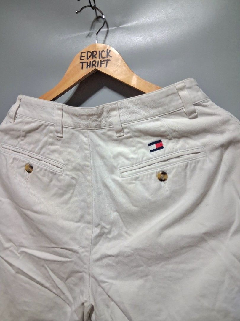 Tommy Hilfiger Beige Chino Shorts (Category: Activewear) located in Pamplona. Submitted by edrick_thrift (Listing ID 1461613547, Image 2). Description: -size 30 -length 20 -hem: 11 -white na white pa -Needs wash -issue washable dirt stain.