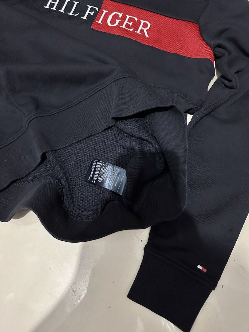 Tommy Hilfiger longsleeve sweater (Category: Coats, Jackets and Outerwear) located in Manila. Submitted by nilodanzcuadra (Listing ID 1461610824, Image 3). Description: Size small to medium mens Large womens, never worn Loc: north caloocan.