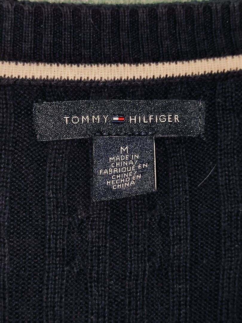 Tommy Hilfiger Navy Blue Longsleeve (Category: Longsleeves) located in Quezon City. Submitted by understuffcollectibles (Listing ID 1461620140, Image 2). Description: Size: Small Good Condition ❌ Mini Pinhole.
