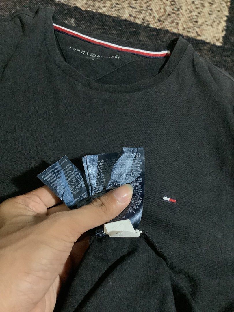 Tommy Hilfiger Small Emblem Tee (Category: Tshirts & Polo Shirts ) located in Tabaco. Submitted by thriftyarchives (Listing ID 1461792861, Image 3). Description: Authentic Size L on tag Color rate: 9/10 21x27in. signs of usage .