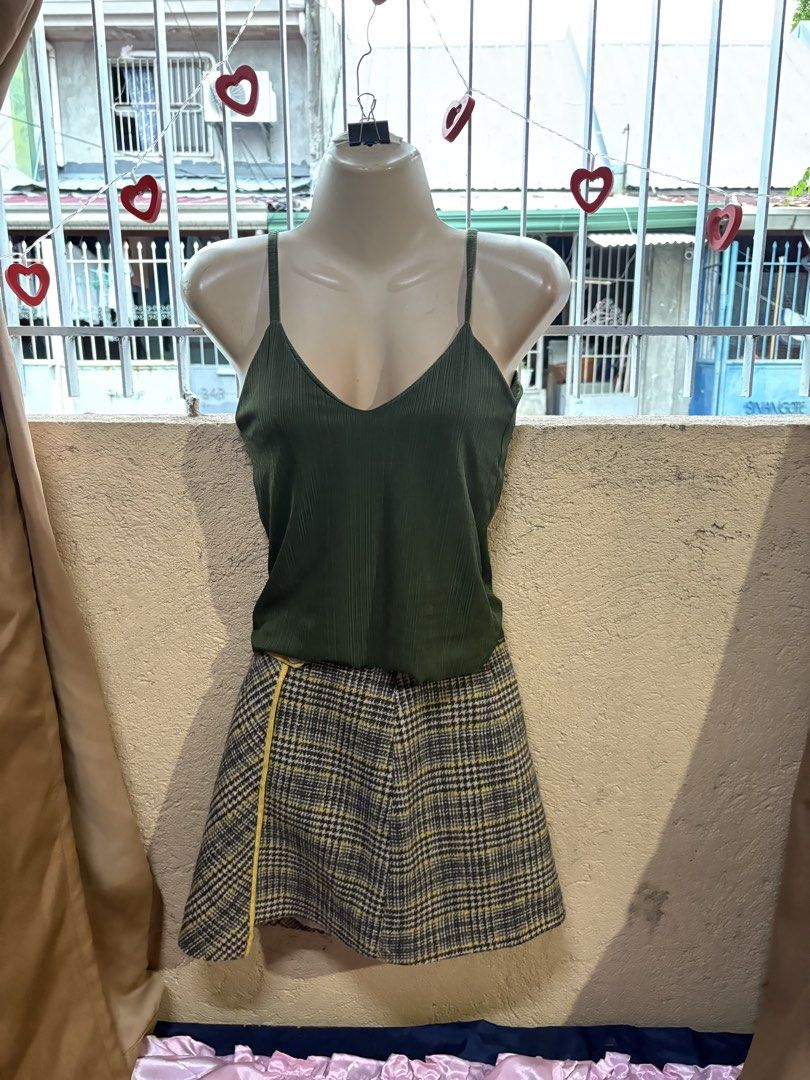 Tops (Category: Sleeveless) located in Santa Rosa. Submitted by simplesellerph (Listing ID 1461706048, Image 3). Description: .