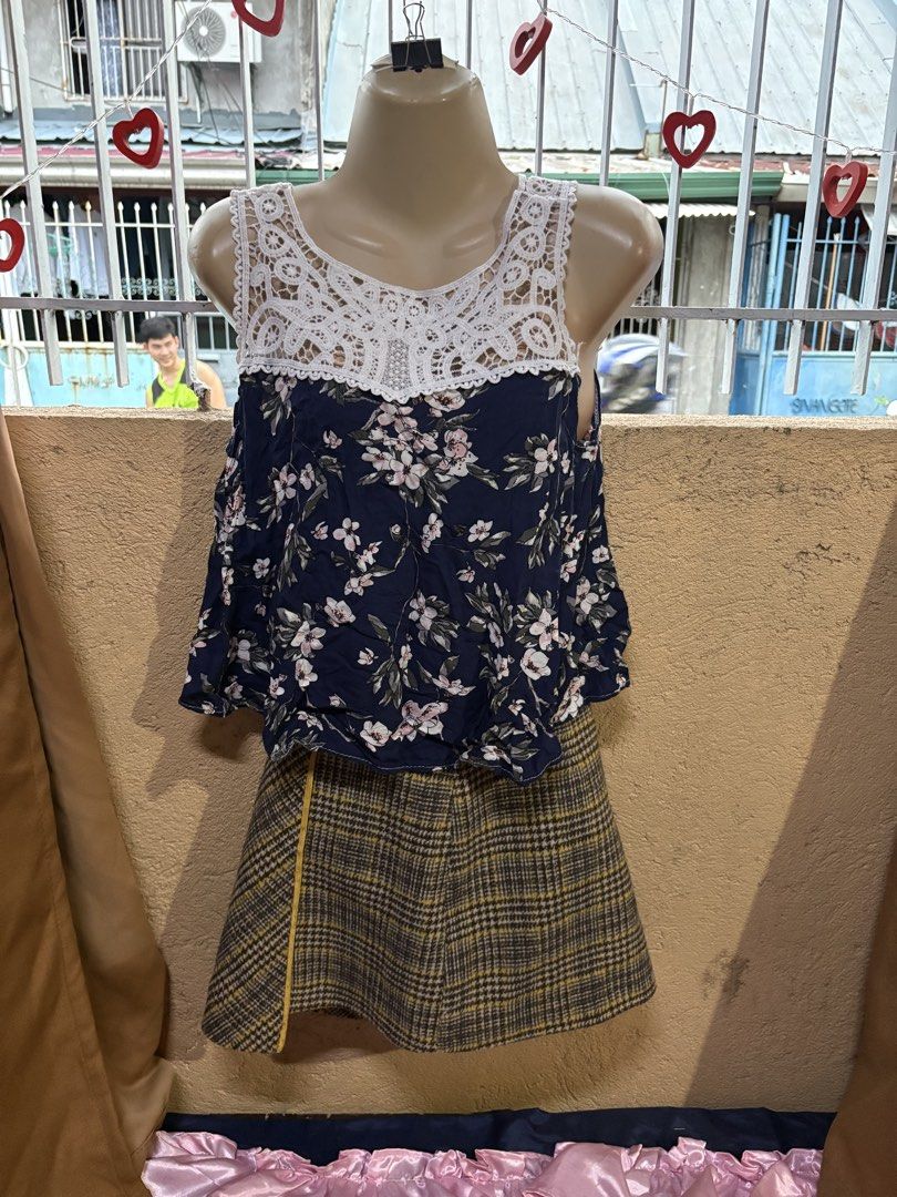 Tops (Category: Sleeveless) located in Santa Rosa. Submitted by simplesellerph (Listing ID 1461706259, Image 3). Description: .