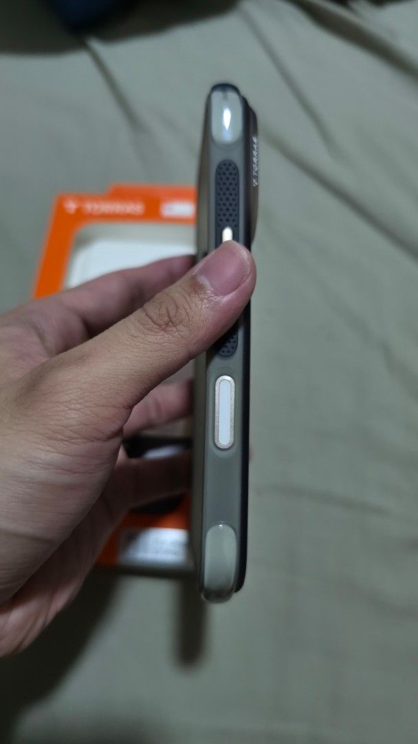 Torras Spin Air iPhone 17 Pro (Category: Cases & Sleeves) located in Pasig City. Submitted by bagaholic84 (Listing ID 1461703590, Image 2). Description: used for a week only complete.