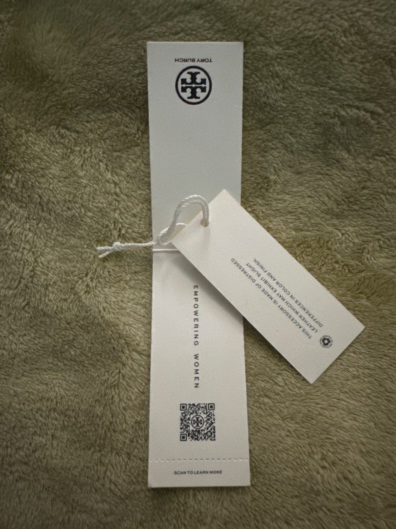 💯 authentic ToryBurch Willa Quilted Leather (Category: Shoulder Bags) located in Cavite. Submitted by chicfinds.slay (Listing ID 1461535529, Image 3). Description: ✨ feel free to message me. For more details of my bags hearing offers also😊 ✨Almost new condition ✨minimal tarnish on lock (only flaw)which is common no rubs on leather cleaned &sanitized ✨2way Bag ✨💯 authentic bought from TB outlet store abroad ✨in pristine condition ✨w/ tag receip