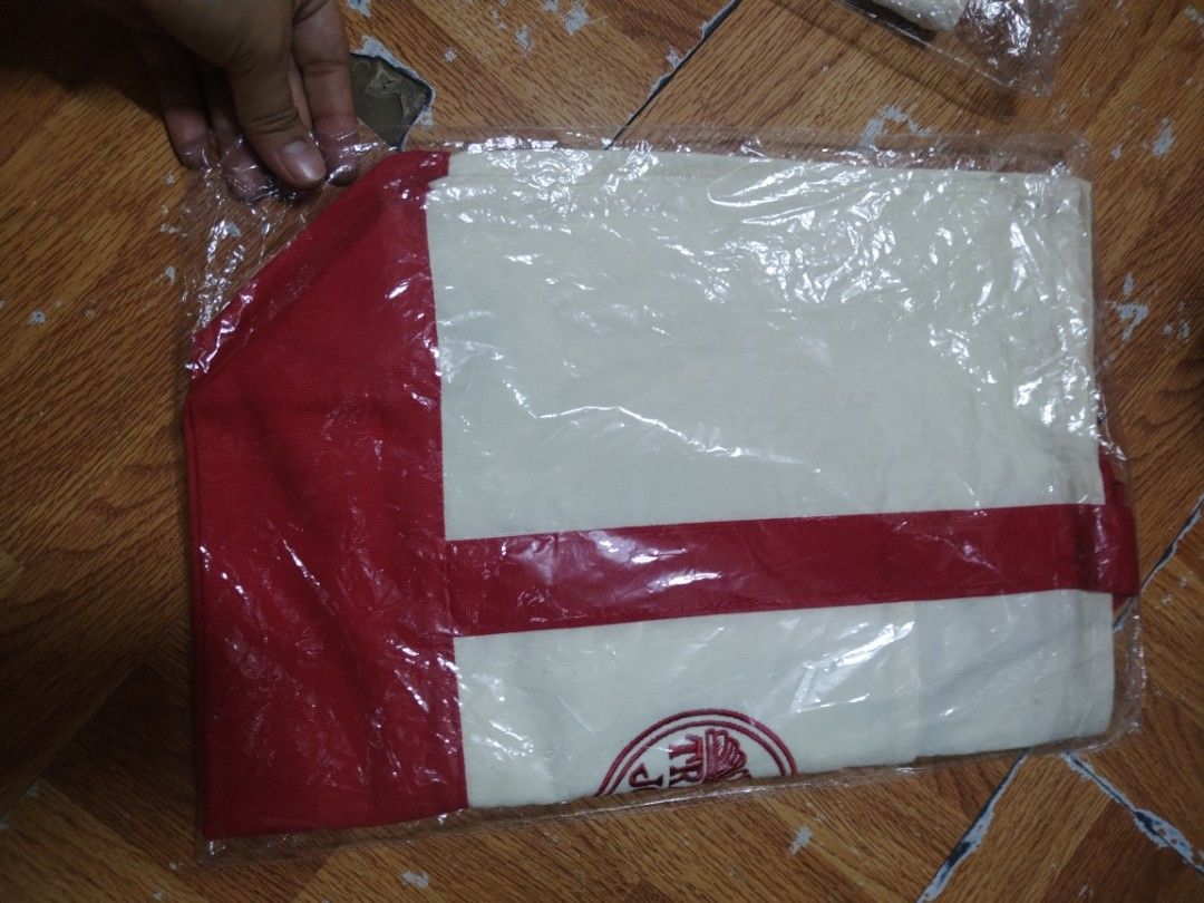 trader Joe's Large Red (Category: Tote Bags) located in Muntinlupa City. Submitted by adohr27 (Listing ID 1461598348, Image 1). Description: Brand new po ito.