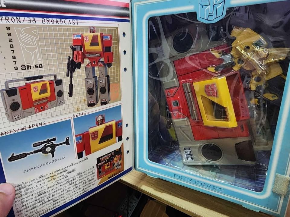 TRANSFORMERS COLLECTION VOLUMES 0 TO 21 (Category: Vintage Collectibles) located in Quezon City. Submitted by yngwie_johann (Listing ID 1461593456, Image 3). Description: This is a complete set of Transformers Collection, from 0 to 21 (22 robots) Selling it for 100k but it is still negotiable for SURE BUYER. Damages on some boxes shown in pic but the figures are good. Additional pics can be provided if needed but you can check it from my residenc