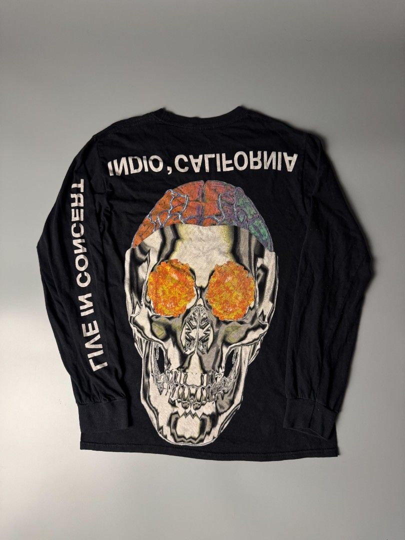 TRAVIS SCOTT TOUR (Category: Longsleeves) located in San Pedro. Submitted by jv_aman_ (Listing ID 1461768438, Image 1). Description: .