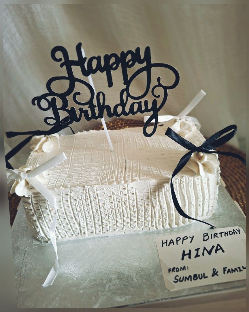 Trending Rectangular cake (Category: Homemade Bakes) located in Singapore. Submitted by silentsea25 (Listing ID 1461577990, Image 1). Description: 1 kg trending rectangukar cake.