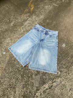(Category: ) located in . Submitted by kongkongthriftofficial01 (Listing ID 1461686661, Image 1). Description: .