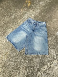 (Category: ) located in . Submitted by kongkongthriftofficial01 (Listing ID 1461687378, Image 1). Description: .