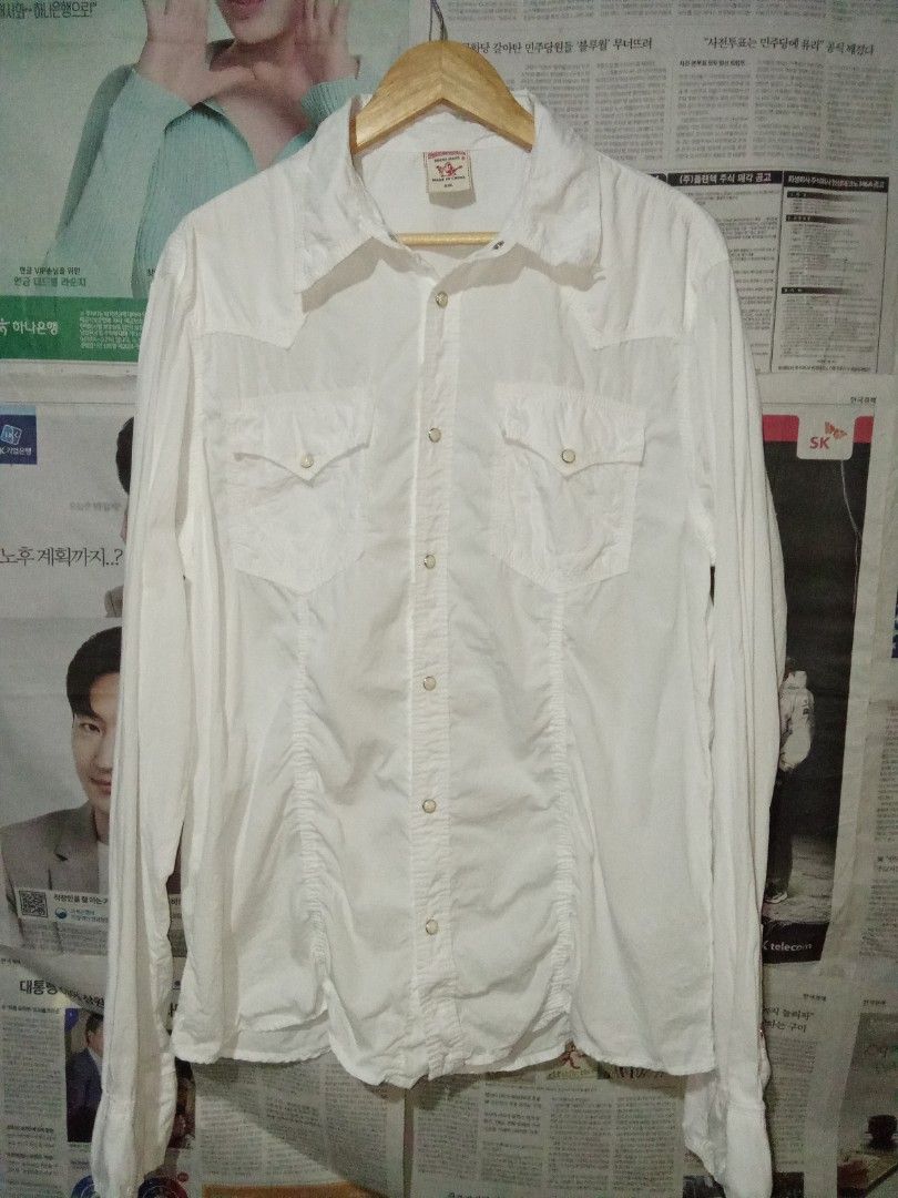 TRUE RELIGION (Category: Tshirts & Polo Shirts ) located in Manila. Submitted by oddhorse_38124c (Listing ID 1461611495, Image 1). Description: true religion almost brand new condition no issue dimes 22x28.