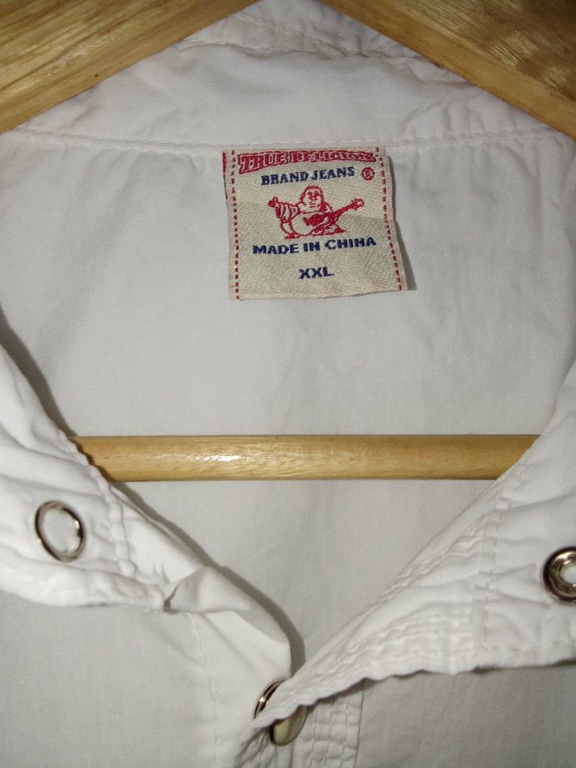 TRUE RELIGION (Category: Tshirts & Polo Shirts ) located in Manila. Submitted by oddhorse_38124c (Listing ID 1461611495, Image 3). Description: true religion almost brand new condition no issue dimes 22x28.