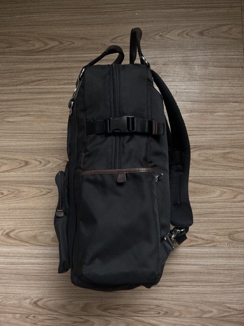 TUMI ALPHA BRAVO LEJEUNE 2 WAY (Category: Backpacks) located in Cebu City. Submitted by fierce.vincent (Listing ID 1461606614, Image 3). Description: TUMI ALPHA BRAVO LEJEUNE 2 WAY EXCELLENT CAN PASS NEW NO ISSUE + SF.