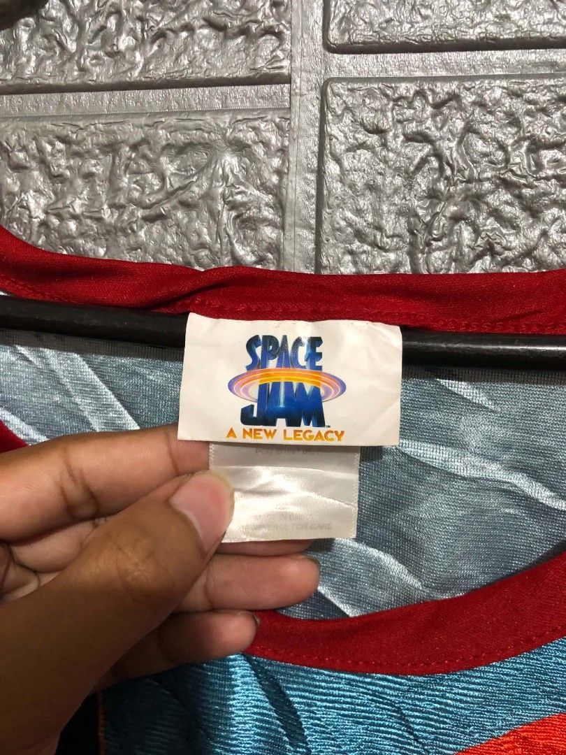 Tune Squad Sando (Category: Activewear) located in Manila. Submitted by wildshark-33d3 (Listing ID 1461775680, Image 2). Description: Authentic Excellent condition Size Small Fit No issue.