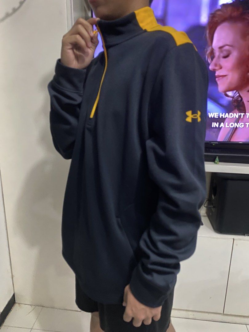 Under armour qzip jacket (Category: Coats, Jackets and Outerwear) located in Santa Maria. Submitted by jordangail (Listing ID 1461722560, Image 3). Description: Under armour quarter zip jacket Large on tag 23x29 9.9/10 Excellent condition No issue Mine na Gcash Lbc Jnt God bless.