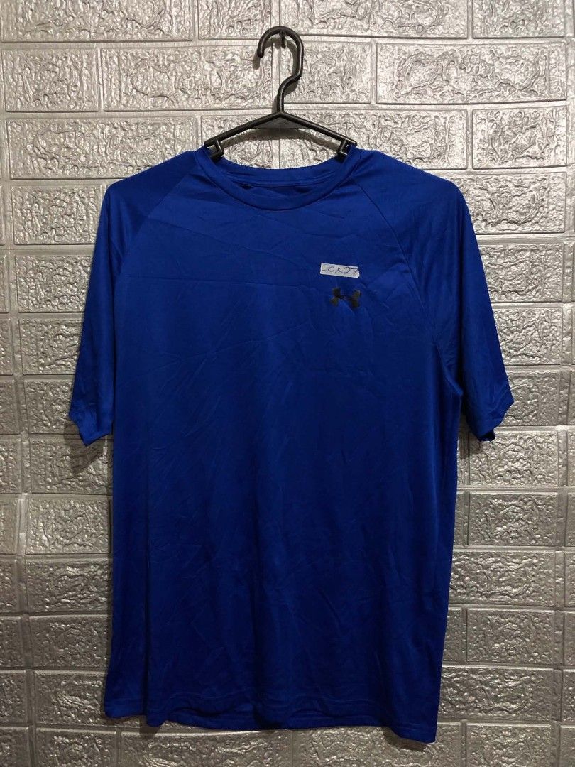 Under Armour Shirt (Category: Tshirts & Polo Shirts ) located in Manila. Submitted by wildshark-33d3 (Listing ID 1461776658, Image 1). Description: Authentic Excellent condition No issue.