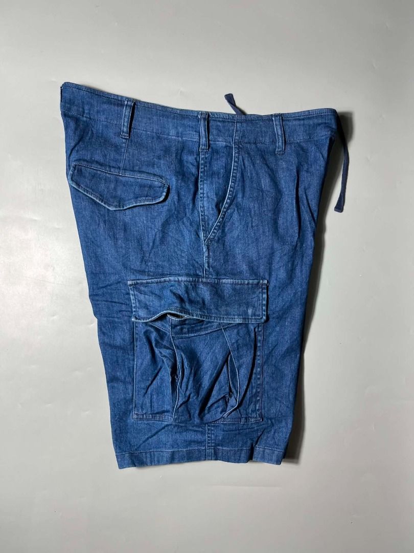 UNIQLO 6 POCKET (Category: Shorts) located in General Santos City (Dadiangas). Submitted by arjay_genita (Listing ID 1461671272, Image 2). Description: ‼️Size 34 L21 ‼️Excellent to New condition ‼️Color rate 9.8/10 ‼️No issue.