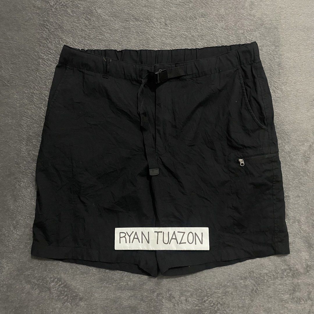 Uniqlo Belted Cargo Shorts (Category: Shorts) located in Lubao. Submitted by thriftlangph (Listing ID 1461767861, Image 2). Description: 🏷P599 Uniqlo Belted Cargo Shorts Black 34 to 38W x 18.5L 12 leg opening 9/10 color rate Excellent No issue.