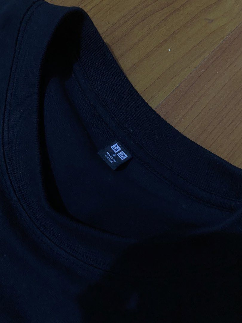 Uniqlo Boxy Cropped Tees (Small) (Category: Tshirts & Polo Shirts ) located in Manila. Submitted by legitzgoodz (Listing ID 1461660403, Image 3). Description: Price: 850 as pack (590 SRP each) Size: Small Cropped Condition: Bnew condition (used 1x) Color: 11/10 black & white Issue: None Location: Mandaluyong Payment: Gcash Lalamove or JnT Ships Nationwide + SF.
