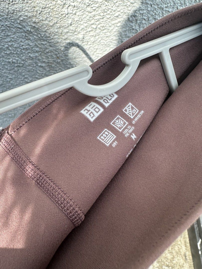 Uniqlo Brown Leggings (Category: Activewear) located in Bacoor. Submitted by de_clutters (Listing ID 1461574003, Image 2). Description: Brown Uniqlo Active Leggings (M) Rfs: doesn’t fit me.