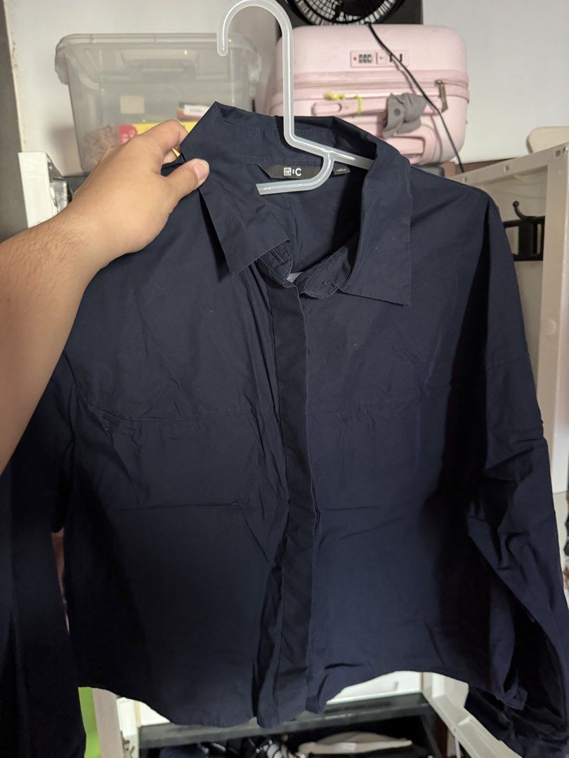 Uniqlo Cropped Long Sleeves (Category: Longsleeves) located in Cavite. Submitted by ja.999 (Listing ID 1461661917, Image 1). Description: .