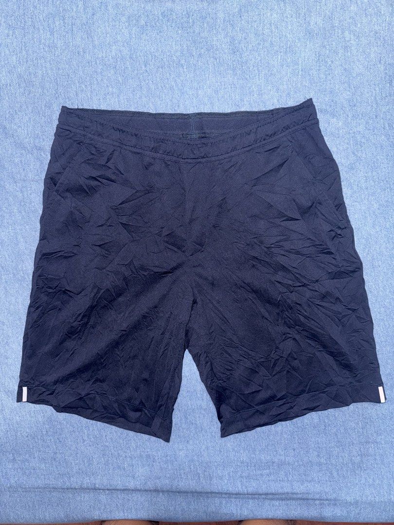 Uniqlo drifit shorts (Category: Activewear) located in Daraga. Submitted by cariboy_1125 (Listing ID 1461726520, Image 1). Description: M on tag 30-35 x 18 via tape measure As new condition.
