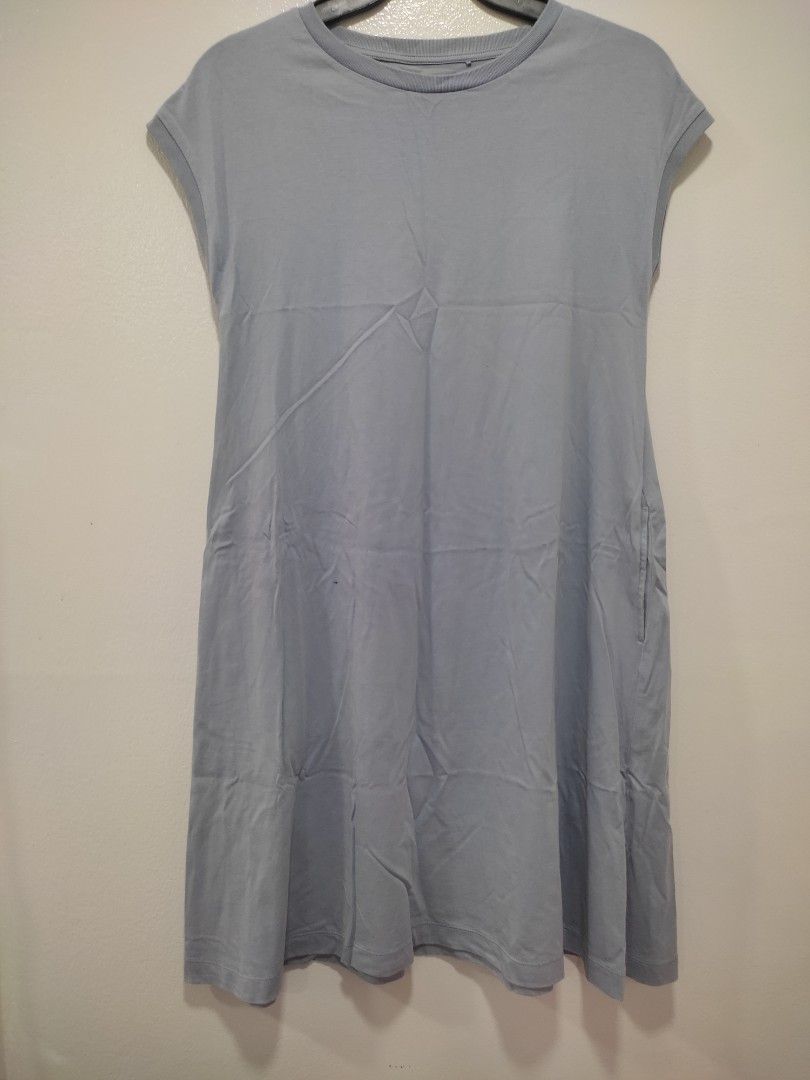 Uniqlo Light Blue dress (Category: Babies & Kids Fashion) located in Pasay City. Submitted by mirabrie (Listing ID 1461568026, Image 1). Description: - eize 159 - Light blue dress - Short sleeves - Crew neck - Comfortable for everyday wear - Textured fabric - Ideal for casual outfits.