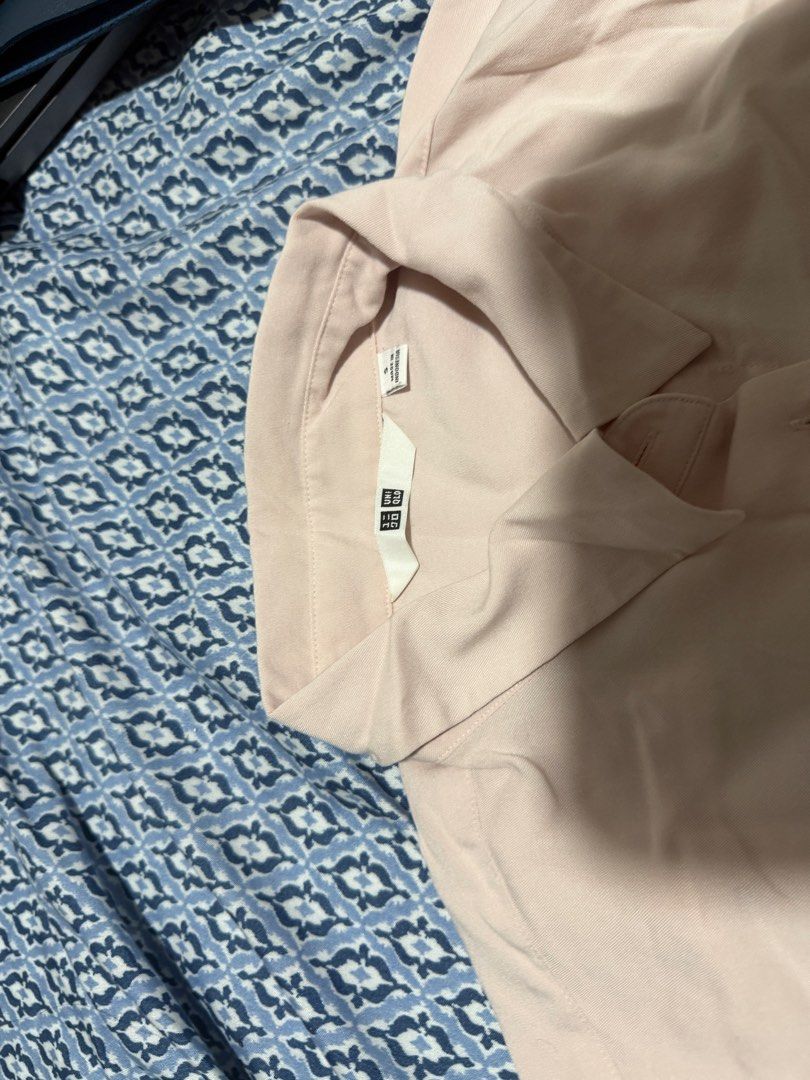Uniqlo Light Pink Longsleeves Polo (Category: Longsleeves) located in Tarlac. Submitted by shopaholic924 (Listing ID 1461638199, Image 2). Description: .