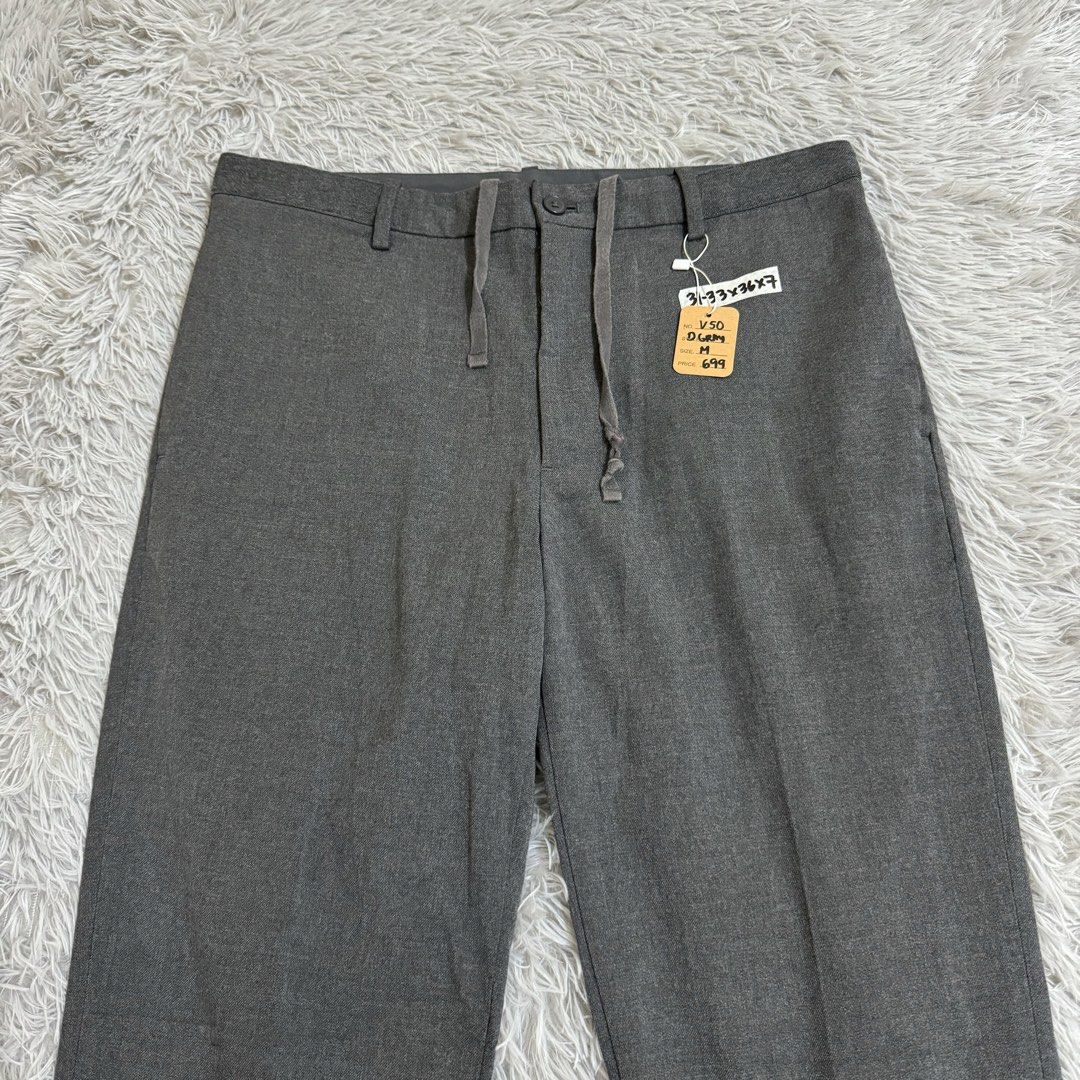 UNIQLO MEN’S EZY ANKLE PANTS (Category: Trousers) located in Manila. Submitted by thrifthing_121102 (Listing ID 1461746927, Image 2). Description: UNIQLO MEN’S EZY ANKLE PANTS •SIZE MEDIUM •WAIST - 31-33” •LENGTH - 36” •HEM - 7” •EXCELLENT CONDITION •NO ISSUES ₱699 + SF ✅All items are in excellent to new condition. ✅Color may vary due to lighting. 📦J&T Express or Lalamove Shipping. 💸Gcash Payment. 📍Moonwalk, Paranaque City.