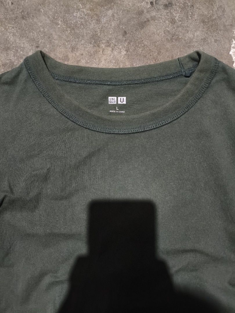 UNIQLO Men's T-shirt (Category: Tshirts & Polo Shirts ) located in Jiabong. Submitted by pwanad_thrifts (Listing ID 1461756433, Image 2). Description: Uniqlo Men's T-shirt Size: Large to XL Condition: Good Color rate: 9/10 Issue: None 💰Price: 180+sf 📍 Jiabong, Samar.