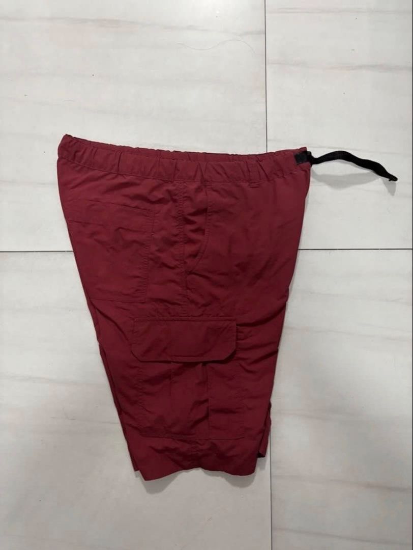 Uniqlo multi pocket nylon shorts RED MEDIUM (Category: Shorts) located in Quezon City. Submitted by edether (Listing ID 1461579231, Image 3). Description: Waist - 32-33in Length- 21in Opening- 11in If you see it posted, it’s available. Last price and details are posted. No reply means not interested. We are limited by the app on the number of replies we can make. Thank you for understanding. Location is Cubao, QC. Add for shipping..