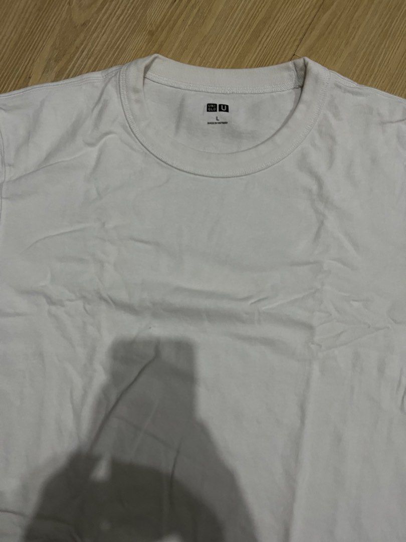 uniqlo plain white (Category: Tshirts & Polo Shirts ) located in Manila. Submitted by daonechosennn (Listing ID 1461669936, Image 1). Description: .