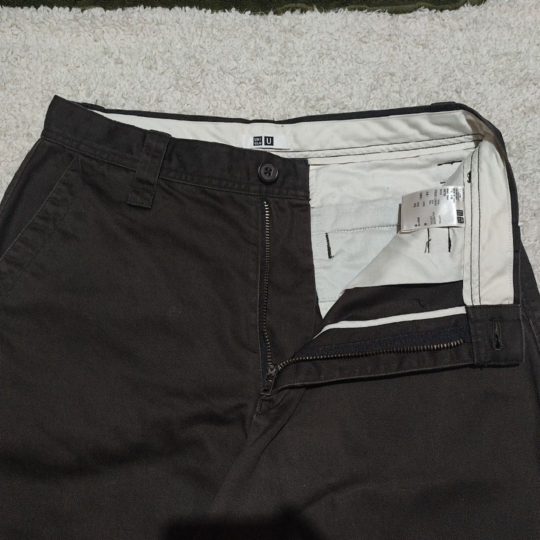 Uniqlo U Barrel Pants (Category: Other Bottoms) located in Manila. Submitted by anthonyg01 (Listing ID 1461662920, Image 3). Description: Length: 37 inches outseam Width: 29 inches Hem: 8.5 inches Price: 500 pesos Condition: 9.3/10 Issues: last photo PM if interested or for inquiries Meetups within MANILA only Can do shipping at buyers expense.