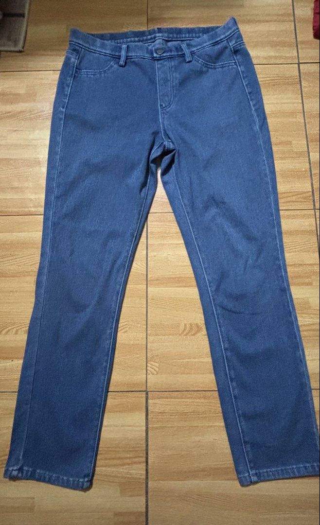 Uniqlo ultrastretch leggings pants (Category: Other Bottoms) located in Binan City. Submitted by rdgerevilla (Listing ID 1461660263, Image 1). Description: Uniqlo ultrastretch leggings pants ₱280 Medium on tag Lightly used No issue Location: Binan .